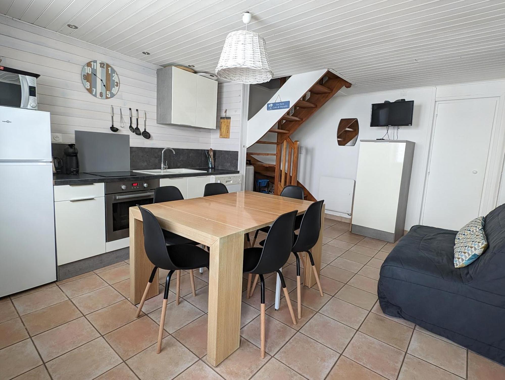 Agreable Maison Renovee En Hyper Centre Avec Patio Pornic Eksteriør bilde